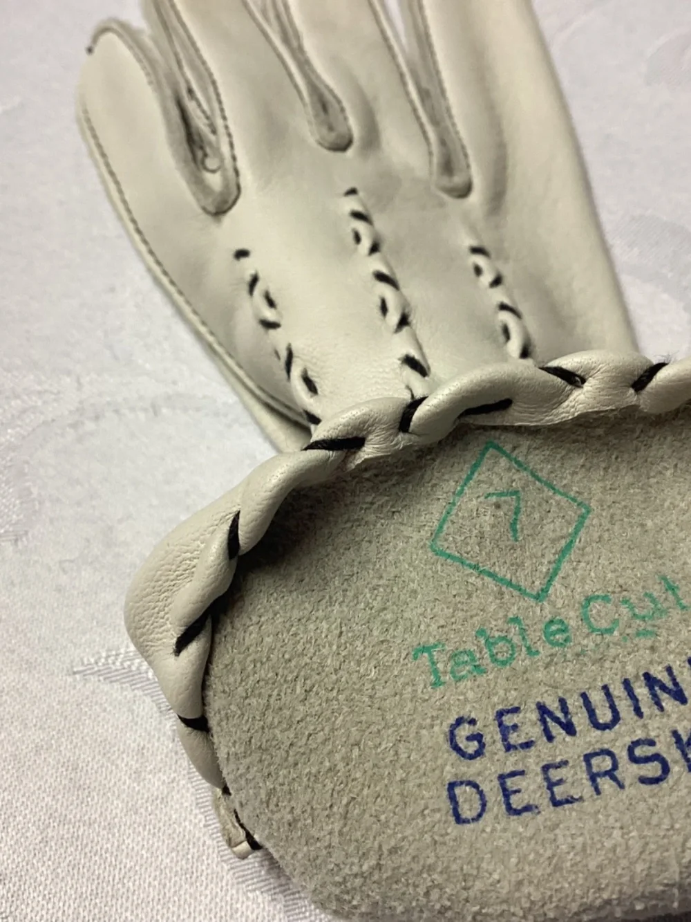 TABLE CUT DEERSKIN SZ 7 MUST SEE LADIES GLOVES. MINT !!!